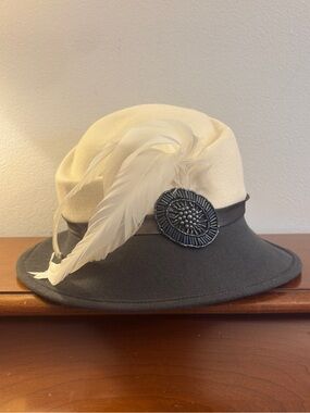 Vintage Chapeau Creations Ruth Kropveld Two Tone Felt Hat Feather Beaded Brooch